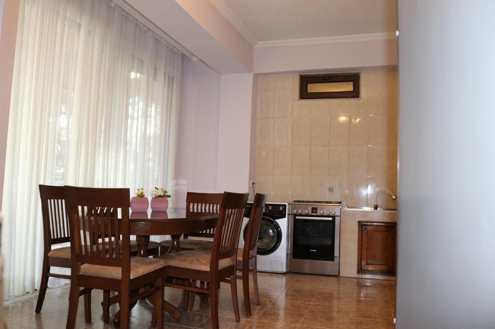 Apartment Near The Sea 1 科布列季 外观 照片