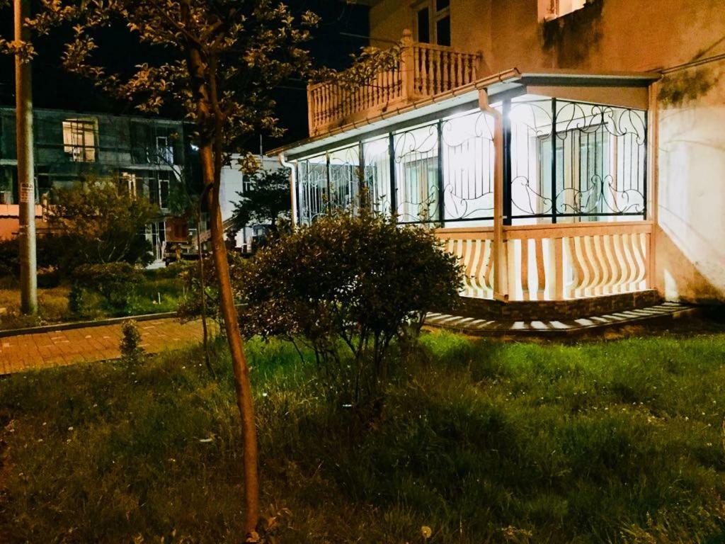 Apartment Near The Sea 1 科布列季 外观 照片
