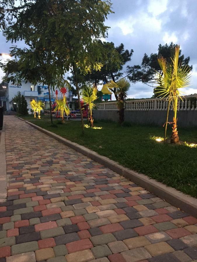 Apartment Near The Sea 1 科布列季 外观 照片